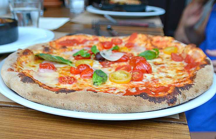 mid-priced-ljubljana-restaurants-5-6-kg-pizza-verdura