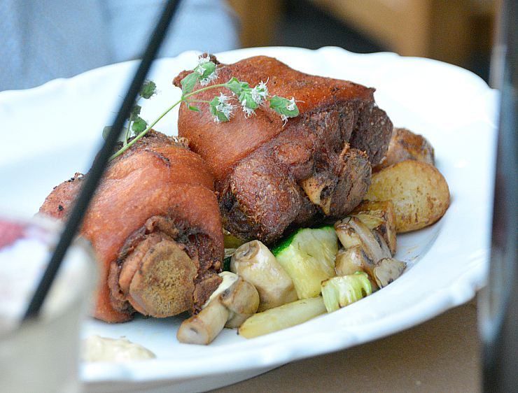 mid-priced-ljubljana-restaurants-5-6-kg-pork-shank 5-6 Kg Ljubljana, pork shank