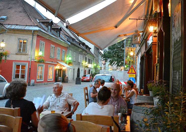 mid-priced-ljubljana-restaurants-5-6-kg-terrace 5-6 Kg Ljubljana, terrace seating